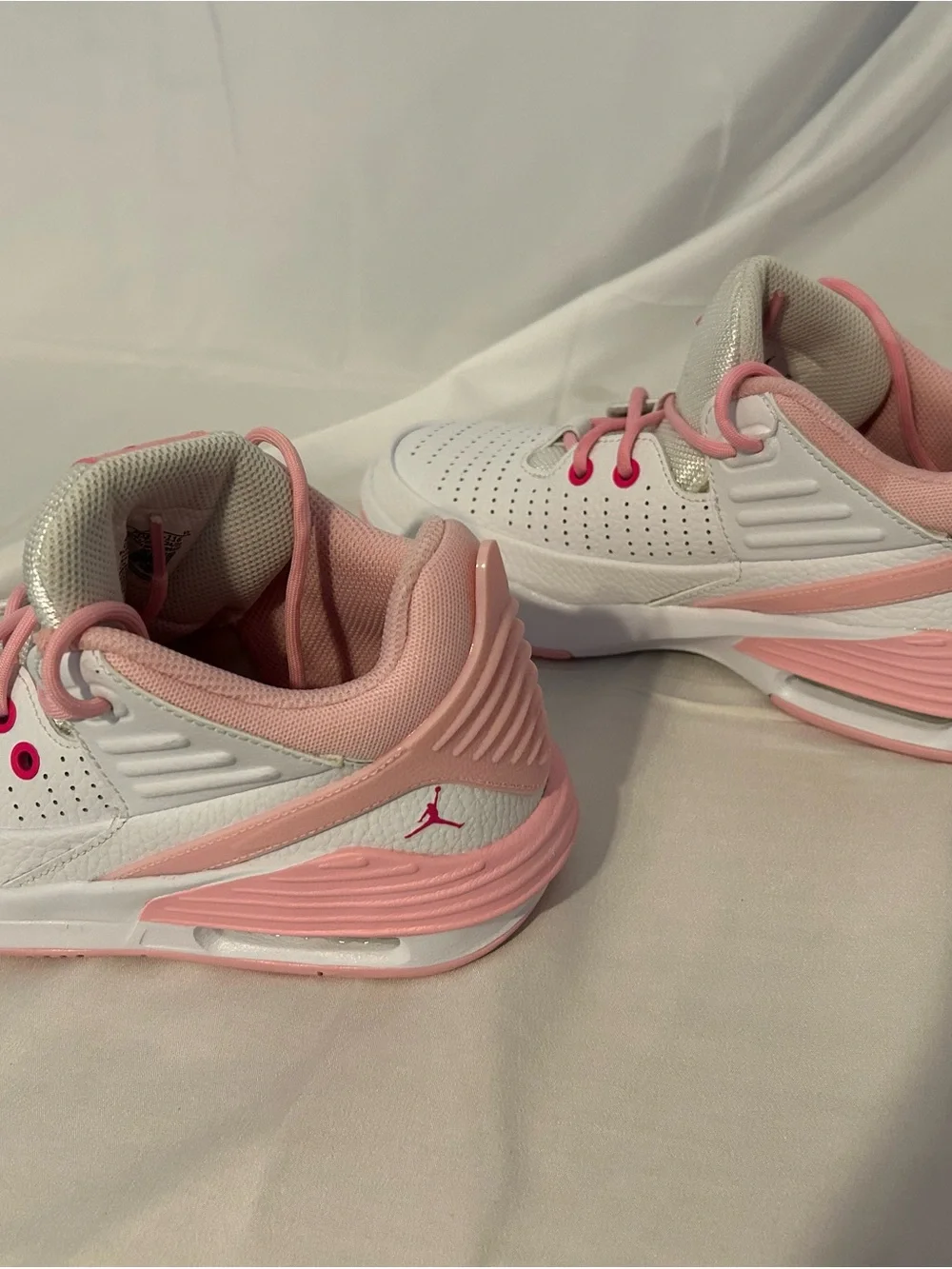 AirJordan Max Aura 5 Kids White and Pink High-Top Sneakers, Y4.5